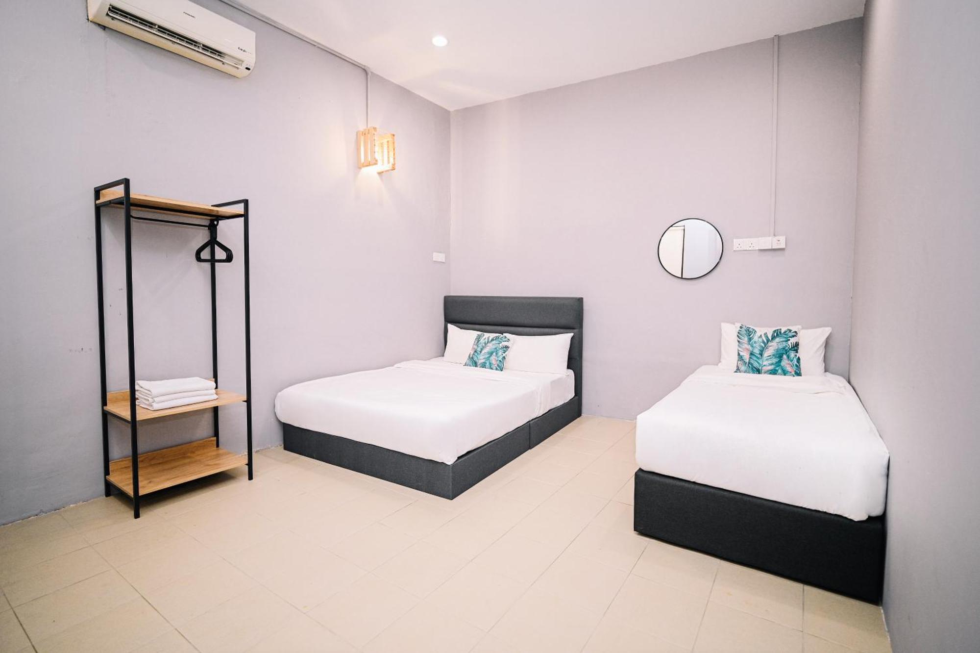 Swing & Pillows - 87 Muntri, Penang Джорджтаун Экстерьер фото